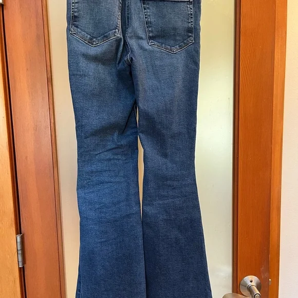 Good American Good Leg Flare Jeans size 2/26 - Picture 4 of 9